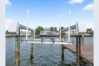 34 Seaside Court, Holmes Beach, FL 34217 - Photo 13