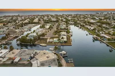34 Seaside Court, Holmes Beach, FL 34217 - Photo 7