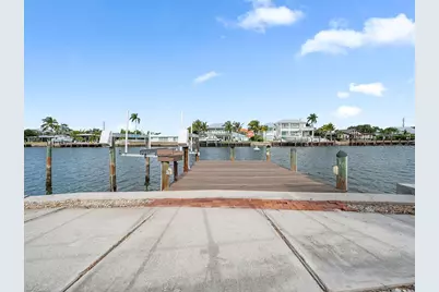 34 Seaside Court, Holmes Beach, FL 34217 - Photo 1