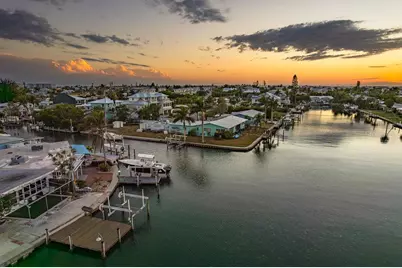 34 Seaside Court, Holmes Beach, FL 34217 - Photo 5