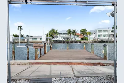 34 Seaside Court, Holmes Beach, FL 34217 - Photo 11