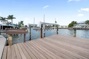 34 Seaside Ct, Holmes Beach, FL 34217 - Photo 3