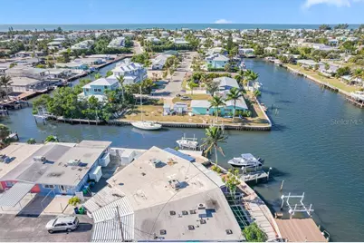 34 Seaside Court, Holmes Beach, FL 34217 - Photo 11