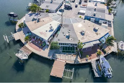 34 Seaside Court, Holmes Beach, FL 34217 - Photo 17