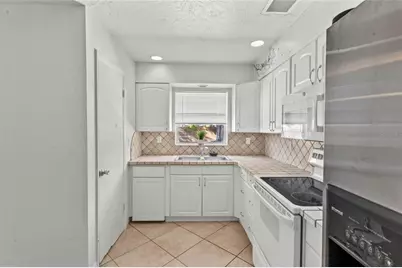 4848 Camphor Avenue, Sarasota, FL 34231 - Photo 13