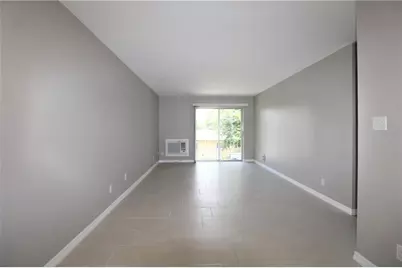 3001 Bee Ridge Road #217, Sarasota, FL 34239 - Photo 5