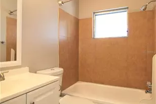 3001 Bee Ridge Rd, Sarasota, FL 34239 - Photo 9