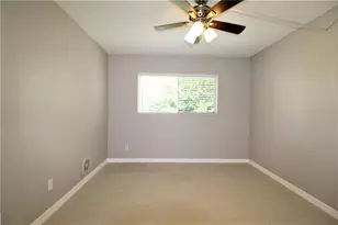 3001 Bee Ridge Rd, Sarasota, FL 34239 - Photo 7