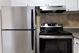 3001 Bee Ridge Rd, Sarasota, FL 34239 - Photo 3