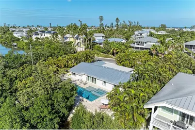 115 Los Cedros Drive, Anna Maria, FL 34216 - Photo 17