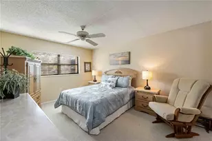 2756 Clubhouse Dr, Sarasota, FL 34232 - Photo 25