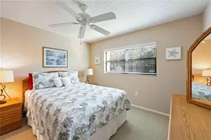 2756 Clubhouse Dr, Sarasota, FL 34232 - Photo 19