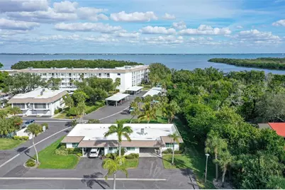 576 Sutton Place, Longboat Key, FL 34228 - Photo 3