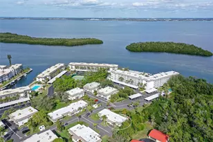 576 Sutton Pl, Longboat Key, FL 34228 - Photo 29