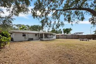 2417 Parson Ln, Sarasota, FL 34239 - Photo 25