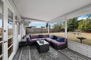 2417 Parson Ln, Sarasota, FL 34239 - Photo 11