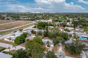 2417 Parson Ln, Sarasota, FL 34239 - Photo 27