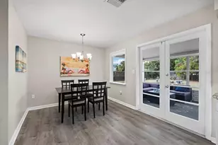 2417 Parson Ln, Sarasota, FL 34239 - Photo 11