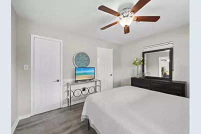 2417 Parson Lane, Sarasota, FL 34239 - Photo 21