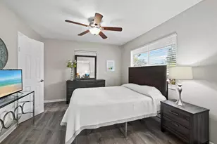 2417 Parson Ln, Sarasota, FL 34239 - Photo 13