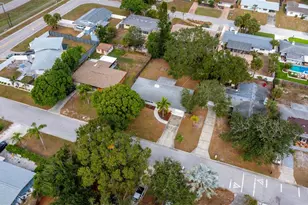 2417 Parson Ln, Sarasota, FL 34239 - Photo 33