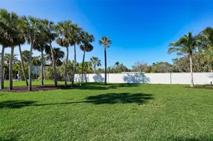 684 Freeling Dr, Sarasota, FL 34242 - Photo 25