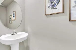 4092 Gold Dust Ln, Sarasota, FL 34243 - Photo 3