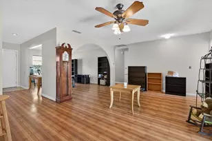 750 Caliente Dr, Brandon, FL 33511 - Photo 15