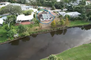 3016 Tanglewood Dr, Sarasota, FL 34239 - Photo 7