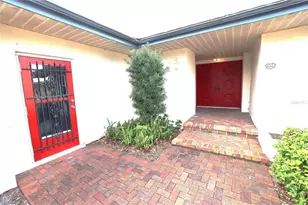 3016 Tanglewood Dr, Sarasota, FL 34239 - Photo 3