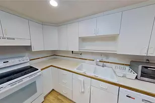 3016 Tanglewood Dr, Sarasota, FL 34239 - Photo 17