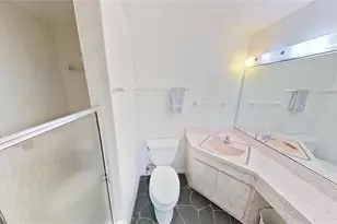 3016 Tanglewood Dr, Sarasota, FL 34239 - Photo 35