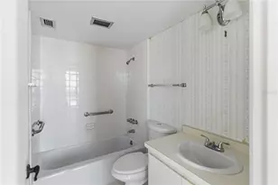 4485 Gulf Of Mexico Dr, Longboat Key, FL 34228 - Photo 9