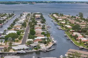 9810 Dorado Ave, Bradenton, FL 34210 - Photo 23