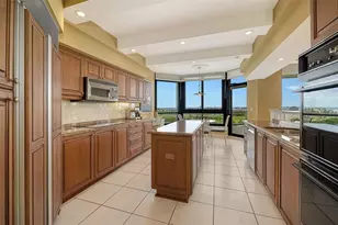 545 Sanctuary Dr, Longboat Key, FL 34228 - Photo 11