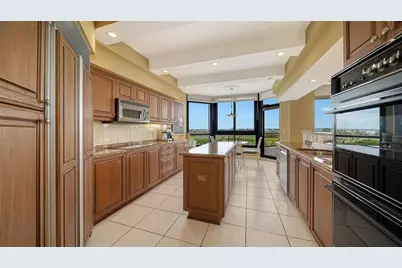 545 Sanctuary Drive #B506, Longboat Key, FL 34228 - Photo 11