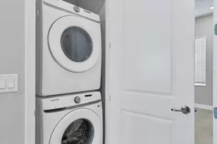 2340 Lindstrom St, Sarasota, FL 34237 - Photo 35