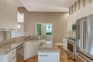 6519 Oakland Hills Dr, Lakewood Ranch, FL 34202 - Photo 11