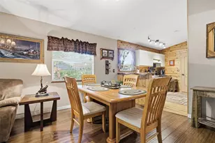 331 Bearded Oaks Cir, Sarasota, FL 34232 - Photo 7