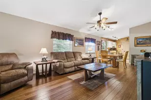 331 Bearded Oaks Cir, Sarasota, FL 34232 - Photo 3