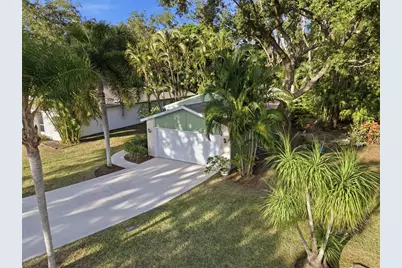 331 Bearded Oaks Circle, Sarasota, FL 34232 - Photo 31