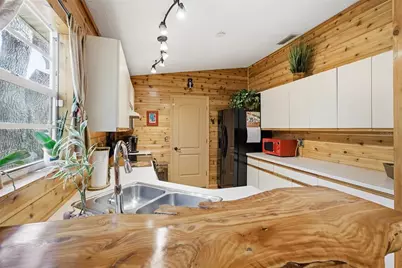 331 Bearded Oaks Circle, Sarasota, FL 34232 - Photo 9