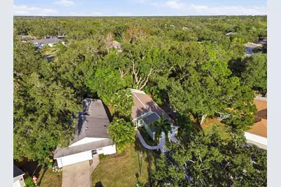 331 Bearded Oaks Circle, Sarasota, FL 34232 - Photo 35