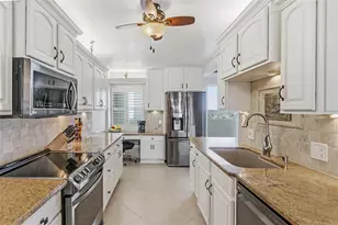 19 Whispering Sands Dr, Sarasota, FL 34242 - Photo 11