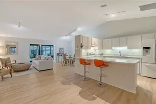 4716 Oak Forest Dr W, Sarasota, FL 34231 - Photo 3