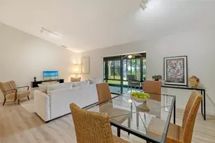 4716 Oak Forest Dr W, Sarasota, FL 34231 - Photo 7