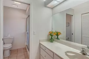 4716 Oak Forest Dr W, Sarasota, FL 34231 - Photo 11