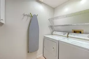 4716 Oak Forest Dr W, Sarasota, FL 34231 - Photo 15