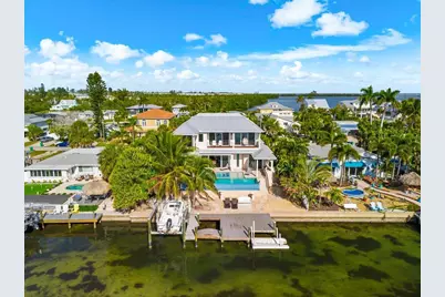 511 Bayview Drive, Holmes Beach, FL 34217 - Photo 81