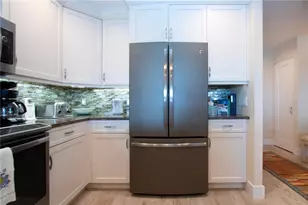 1200 E Peppertree Ln, Sarasota, FL 34242 - Photo 11